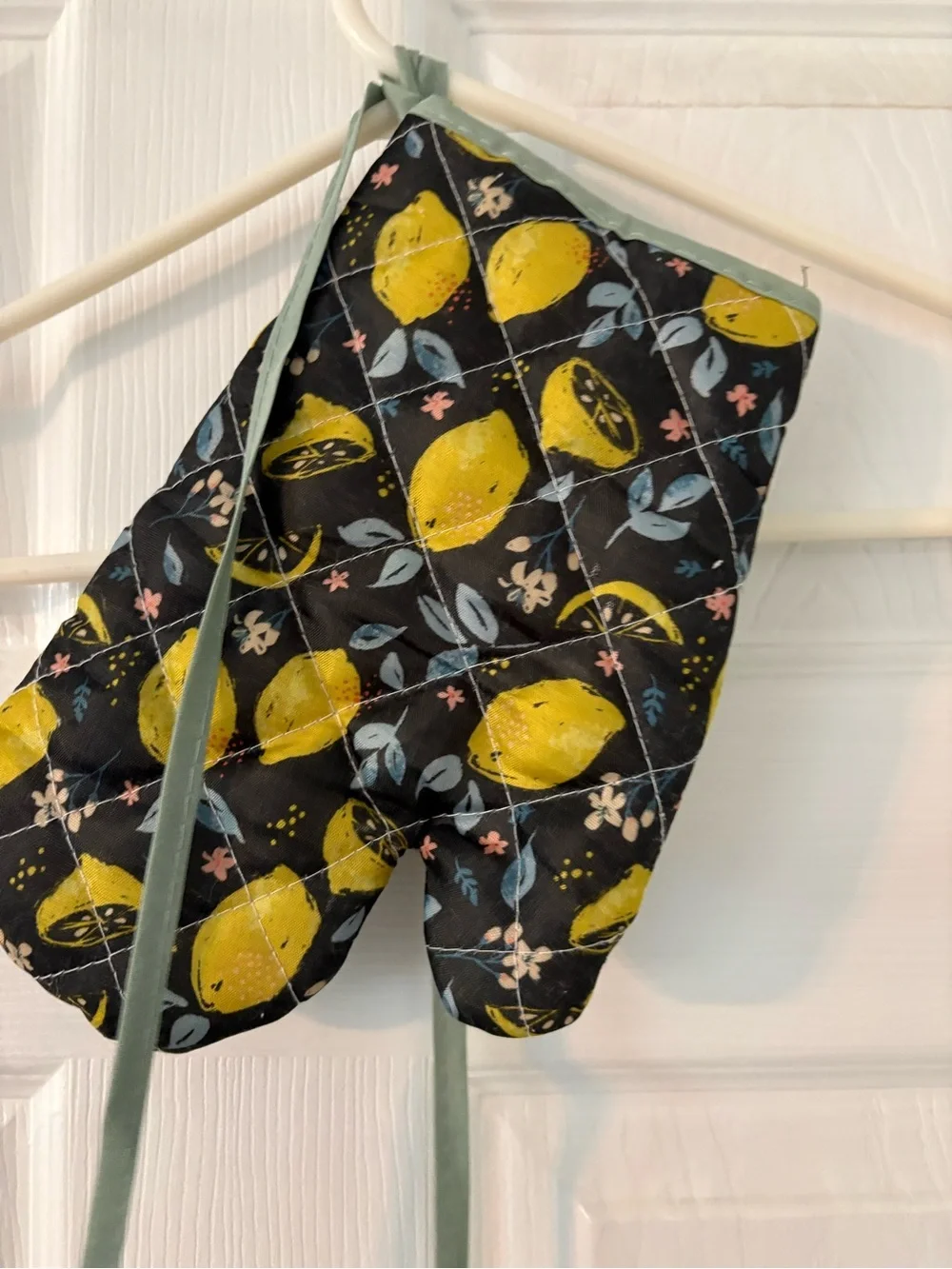 Lemon Print Apron & Oven Mitt Kitchen Set